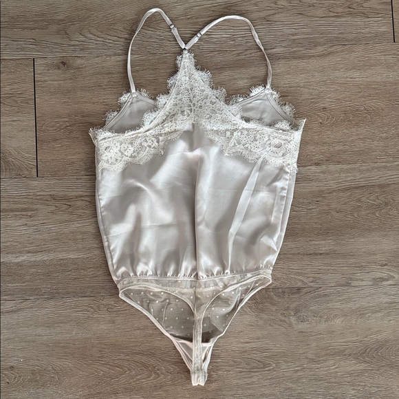 Abercrombie & Fitch Women’s Lace-Trimmed Cream Satin Bodysuit - Picture 3 of 5